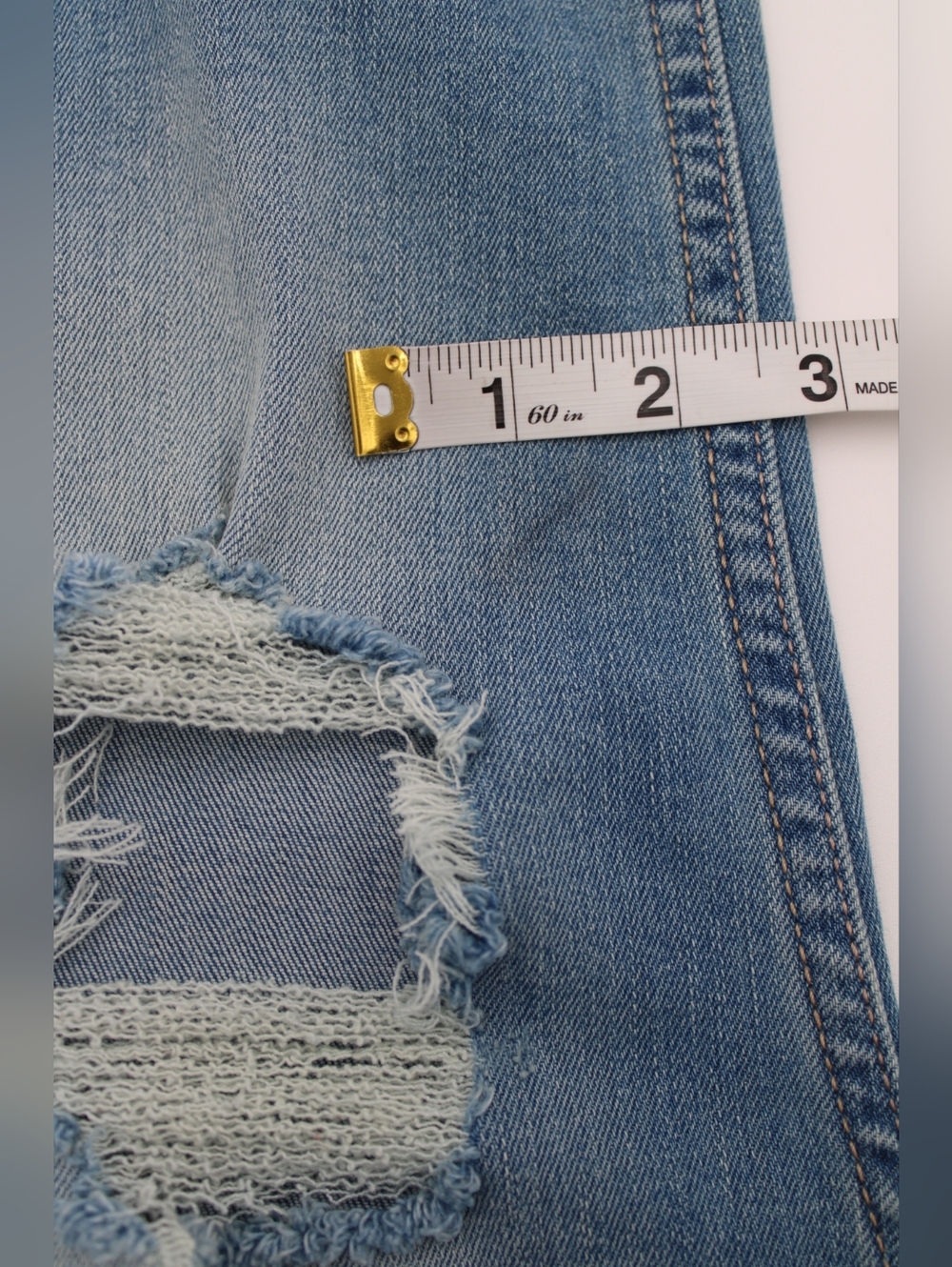 Hollister Light Wash Distressed Skinny Jeans Cutout Knees Size 6R - Picture 4 of 7